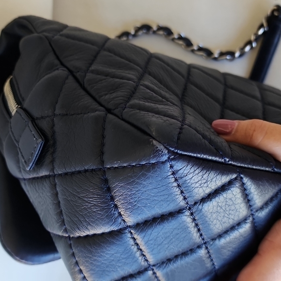 TRADED Chanel Easy Jumbo Flap in Lambskin - Picture 7 of 11
